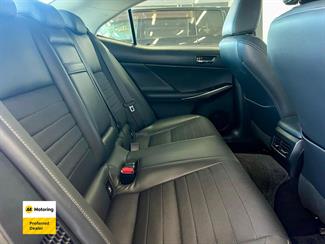 2014 Lexus IS 300h - Thumbnail
