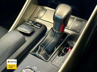 2014 Lexus IS 300h - Thumbnail