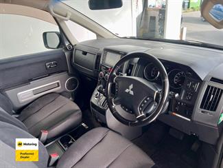2012 Mitsubishi Delica - Thumbnail