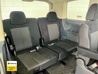 2012 Mitsubishi Delica - Thumbnail