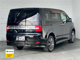 2012 Mitsubishi Delica - Thumbnail