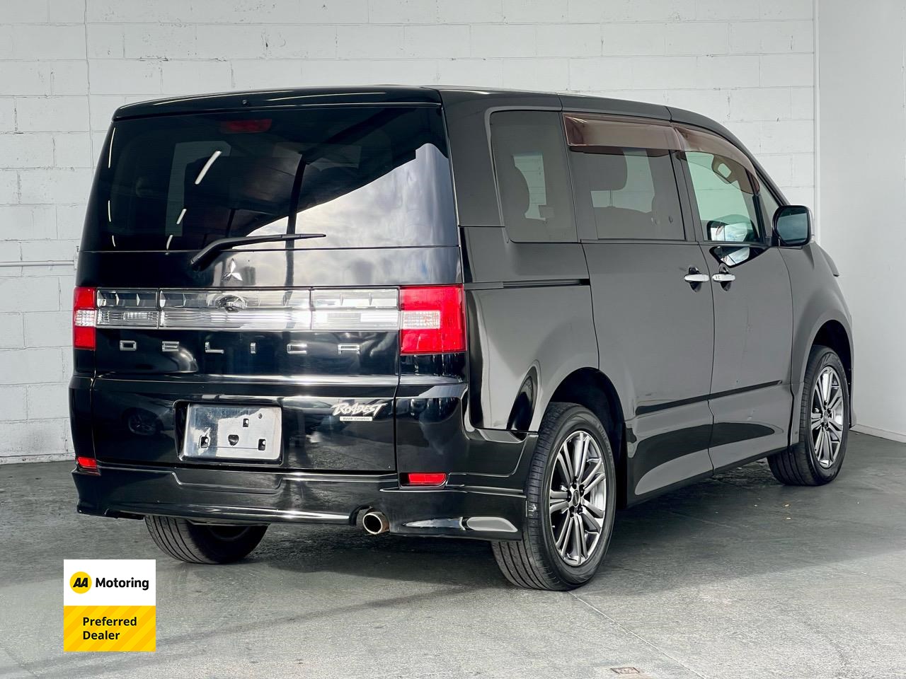 2012 Mitsubishi Delica