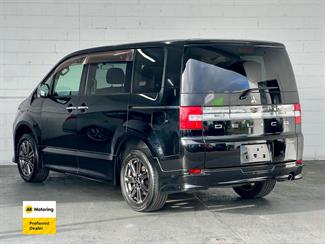 2012 Mitsubishi Delica - Thumbnail