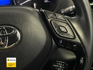 2018 Toyota C-HR - Thumbnail