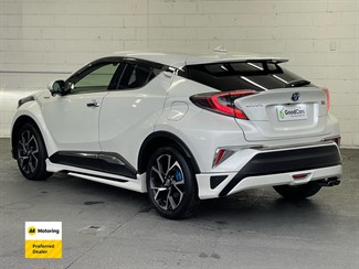 2018 Toyota C-HR - Thumbnail