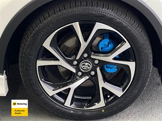 2018 Toyota C-HR - Thumbnail