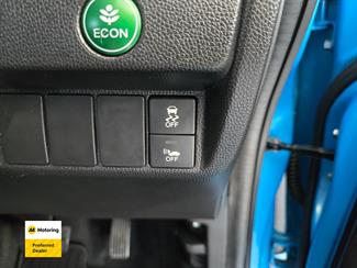 2013 Honda FIT - Thumbnail