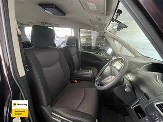 2013 Nissan Serena - Thumbnail