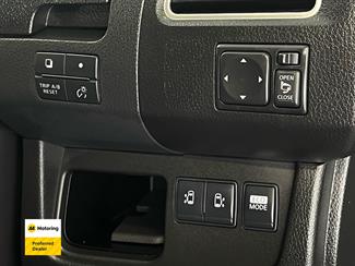 2013 Nissan Serena - Thumbnail