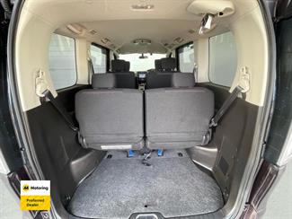 2013 Nissan Serena - Thumbnail
