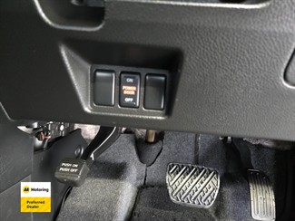 2014 Nissan Serena - Thumbnail