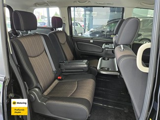 2014 Nissan Serena - Thumbnail