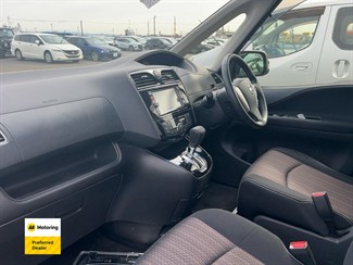 2014 Nissan Serena - Thumbnail