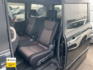2014 Nissan Serena - Thumbnail
