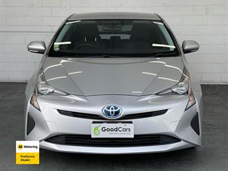2017 Toyota PRIUS - Thumbnail