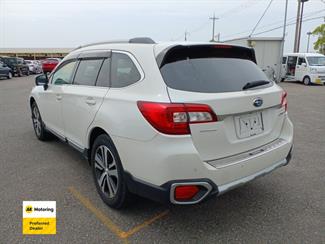 2018 Subaru OUTBACK - Thumbnail
