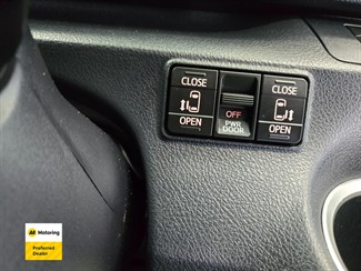 2016 Toyota Sienta - Thumbnail