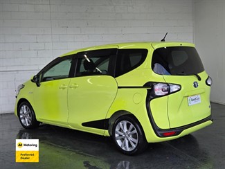 2016 Toyota Sienta - Thumbnail
