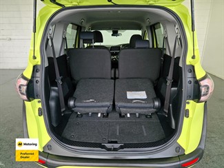 2016 Toyota Sienta - Thumbnail