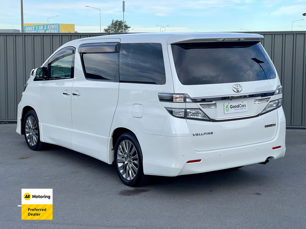 2014 Toyota Vellfire