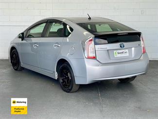 2014 Toyota PRIUS - Thumbnail