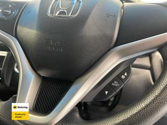 2014 Honda FIT - Thumbnail