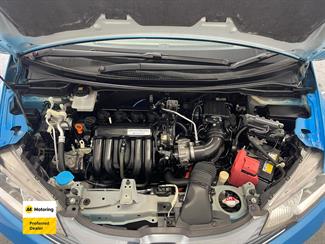 2014 Honda FIT - Thumbnail