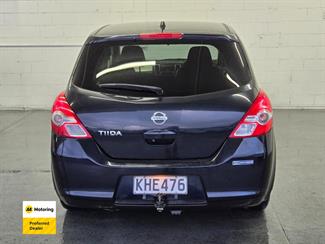 2011 Nissan Tiida - Thumbnail