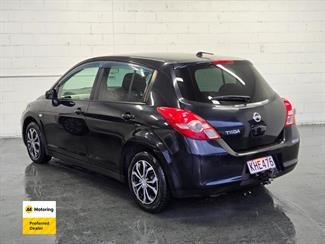 2011 Nissan Tiida - Thumbnail