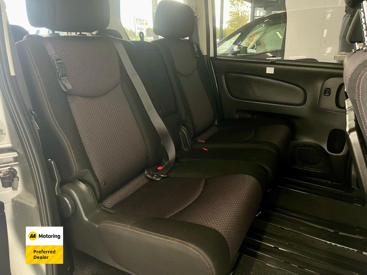 2013 Nissan Serena