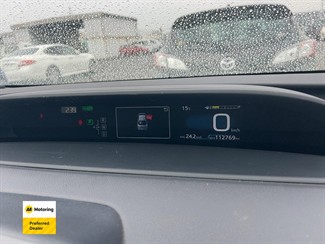 2017 Toyota PRIUS - Thumbnail