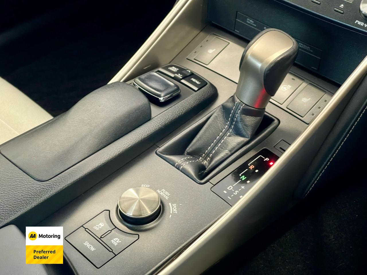 2014 Lexus IS 300h