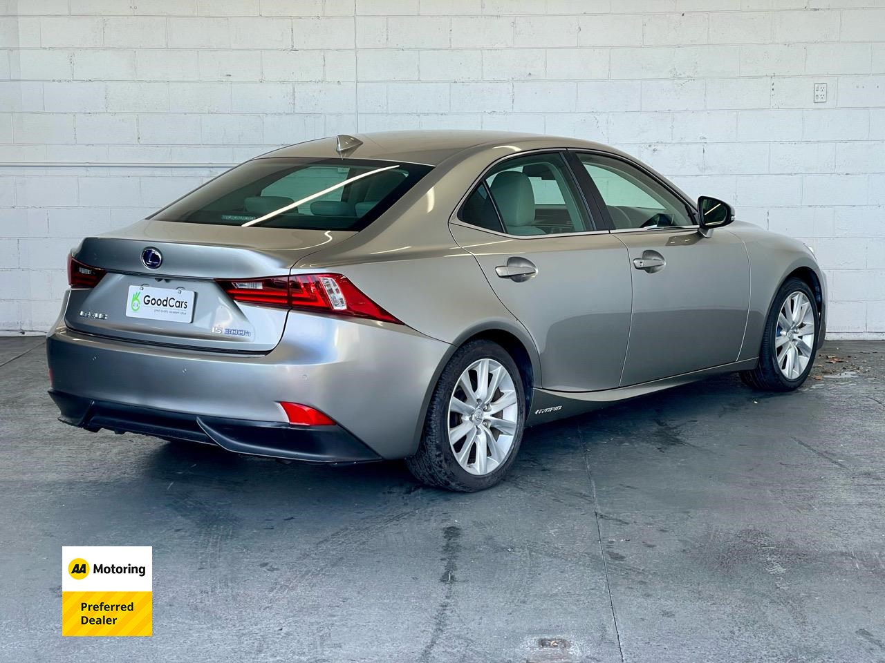 2014 Lexus IS 300h