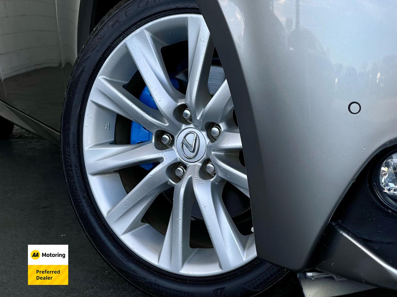 2014 Lexus IS 300h