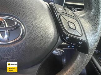 2018 Toyota C-HR - Thumbnail