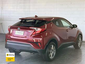 2018 Toyota C-HR - Thumbnail