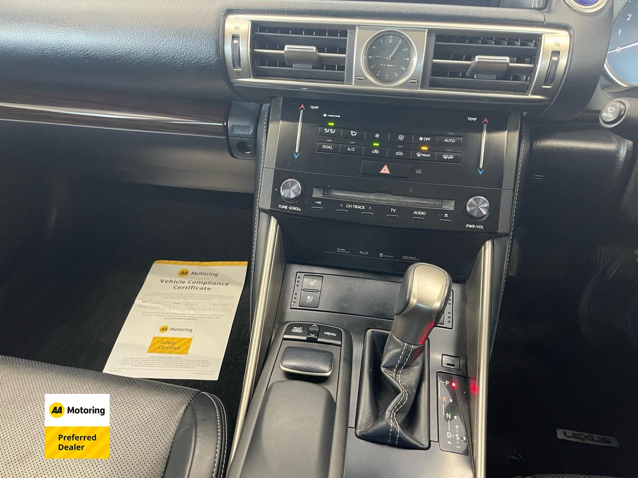 2014 Lexus IS 300h