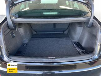 2014 Lexus IS 300h - Thumbnail