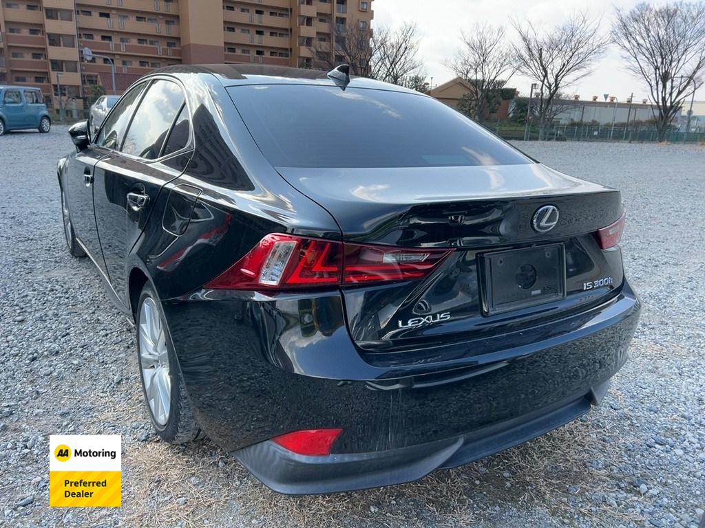 2014 Lexus IS 300h