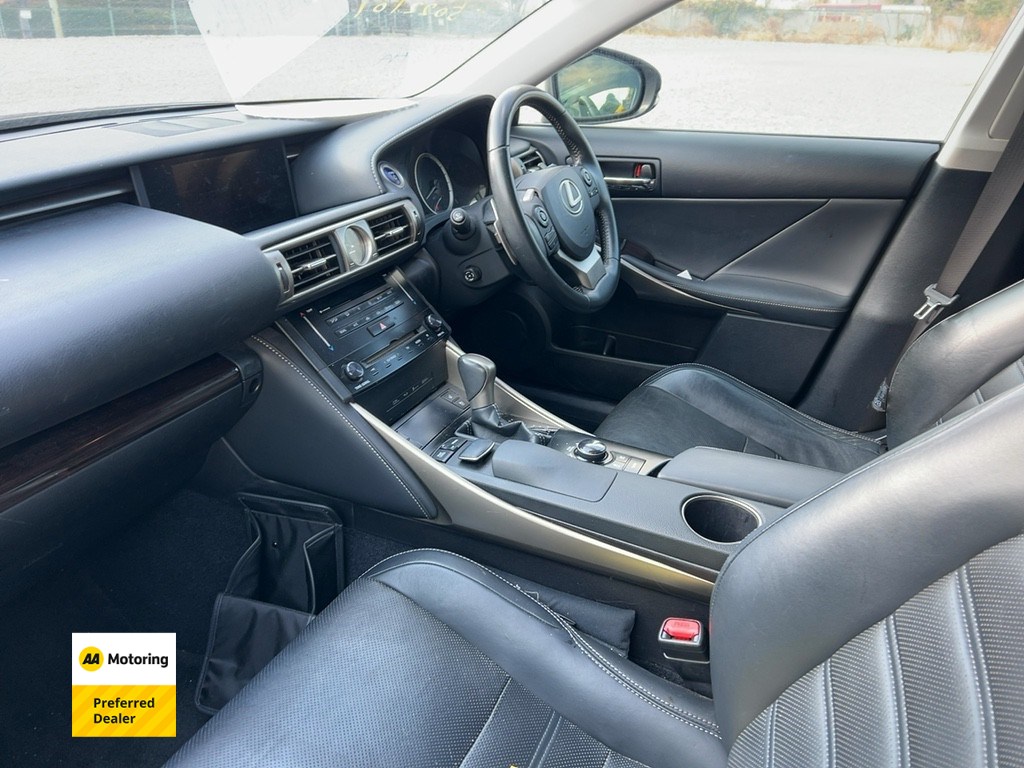 2014 Lexus IS 300h