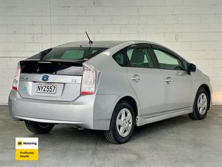 2010 Toyota PRIUS - Thumbnail