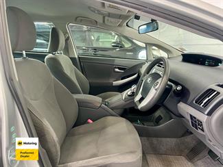 2010 Toyota PRIUS - Thumbnail