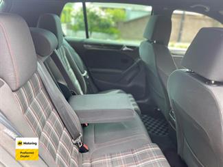 2011 Volkswagen GOLF - Thumbnail