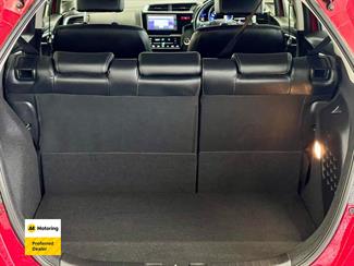 2016 Honda FIT - Thumbnail