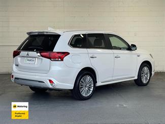 2018 Mitsubishi OUTLANDER - Thumbnail