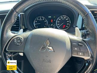 2016 Mitsubishi OUTLANDER - Thumbnail