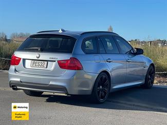 2010 BMW 320i - Thumbnail