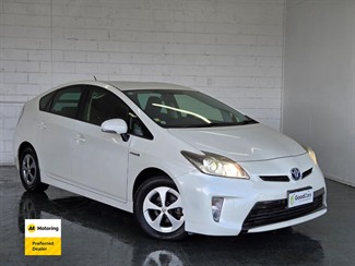 2014 Toyota PRIUS - Thumbnail