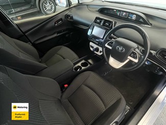 2018 Toyota PRIUS - Thumbnail