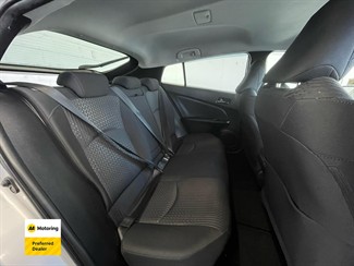 2018 Toyota PRIUS - Thumbnail